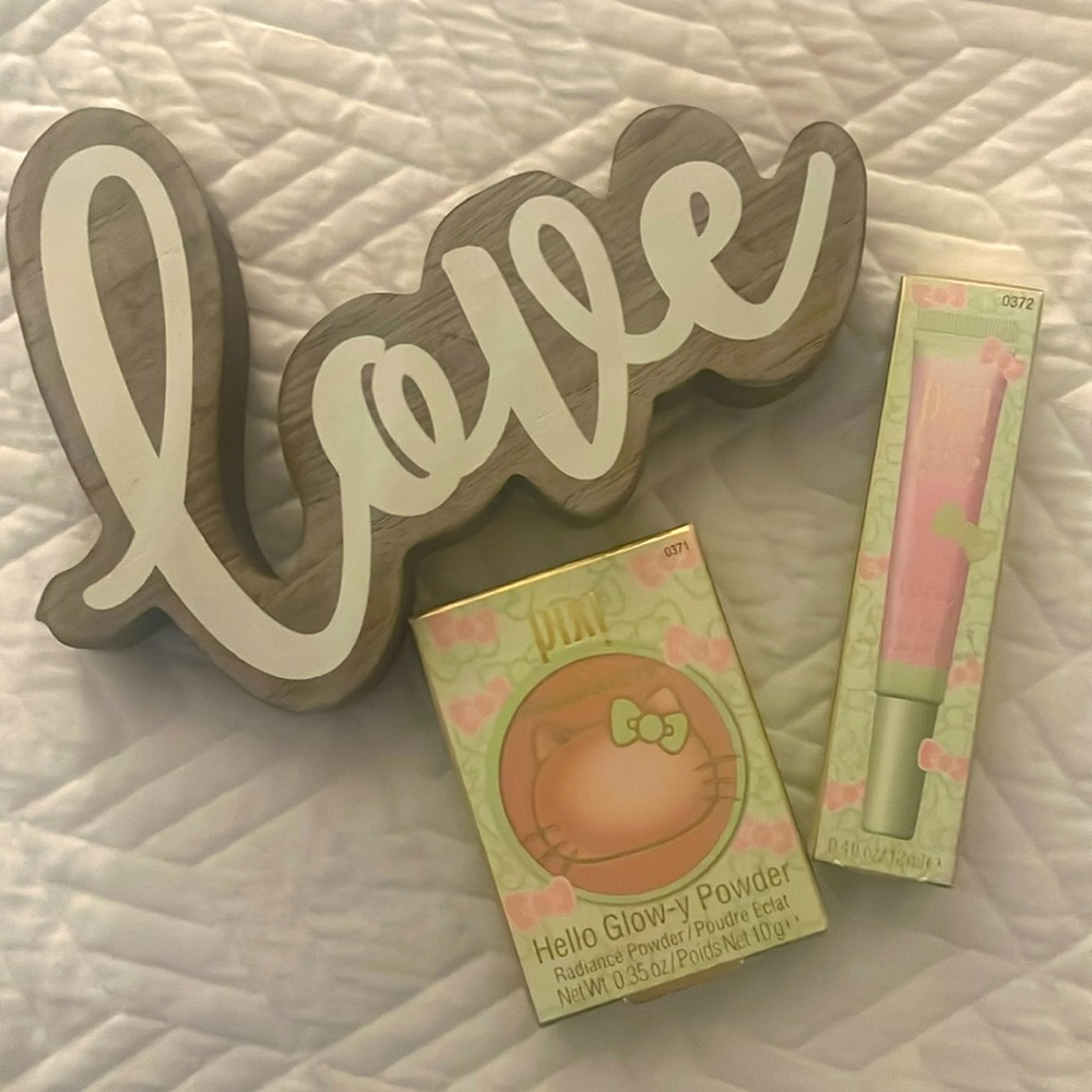 PIXI HELLO KITTY LIP TONE & BLUSH SET💕